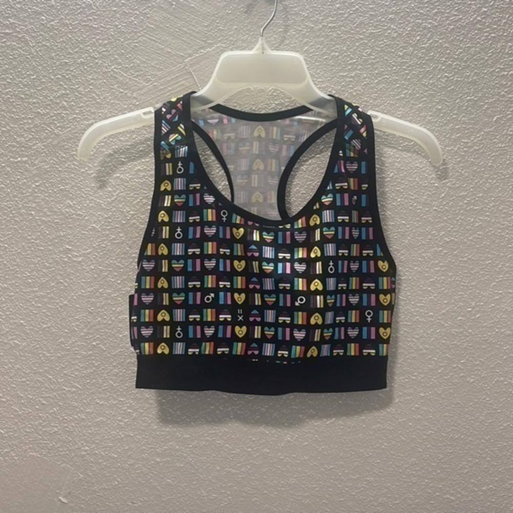 TomboyXo pride sports bra 🌈